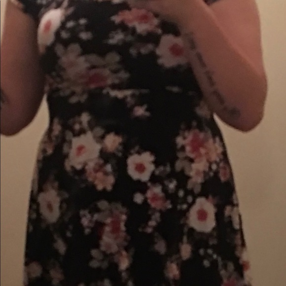 Dress - Picture 4 of 4